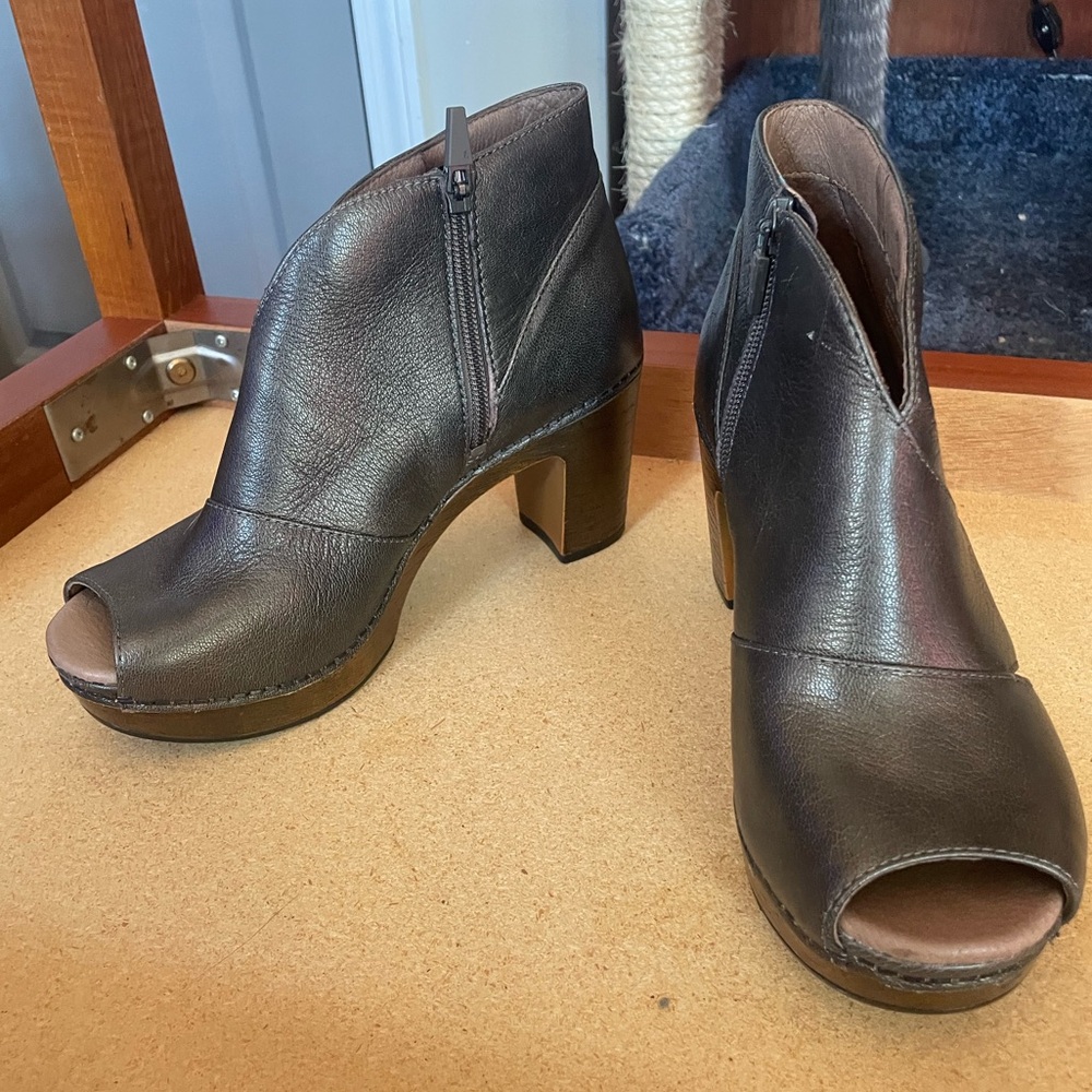 Dansko - Delphina Booties - Metallic Aged Bronze - Picture 1 of 10